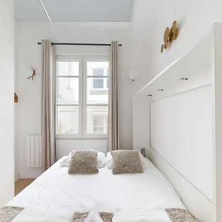141 Klein - Superbe à Paris. Appartamento